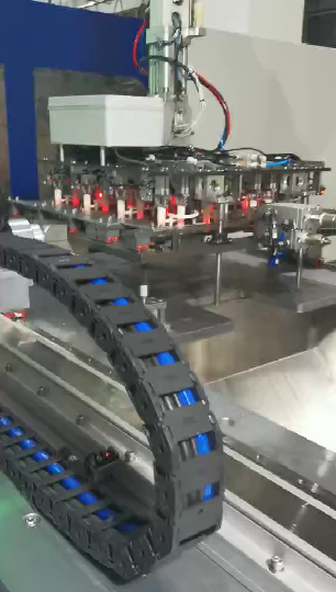 32-point lipstick tube - extraction, assembly